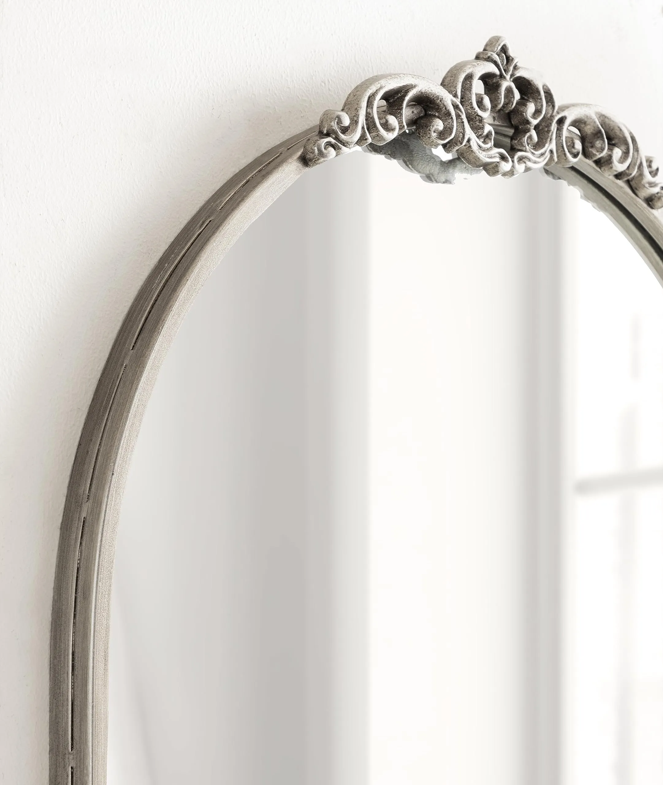 Kate and Laurel Myrcelle Traditional Arched Mirror, 25 x 33, Gold, Decorative Large Arch Mirror with Ornate Garland Detailing Along The Crown and Edges of The Frame
