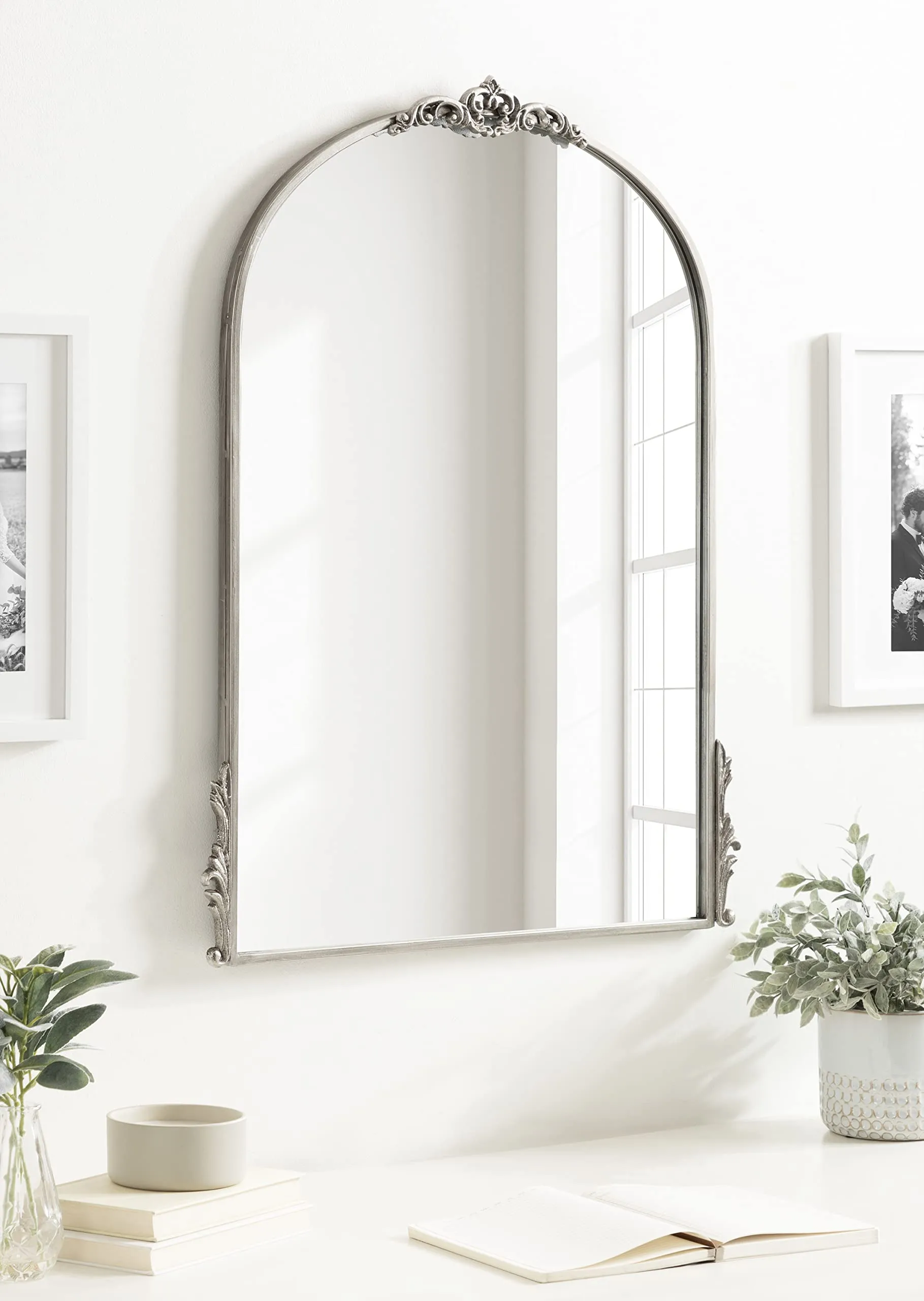 Kate and Laurel Myrcelle Traditional Arched Mirror, 25 x 33, Gold, Decorative Large Arch Mirror with Ornate Garland Detailing Along The Crown and Edges of The Frame