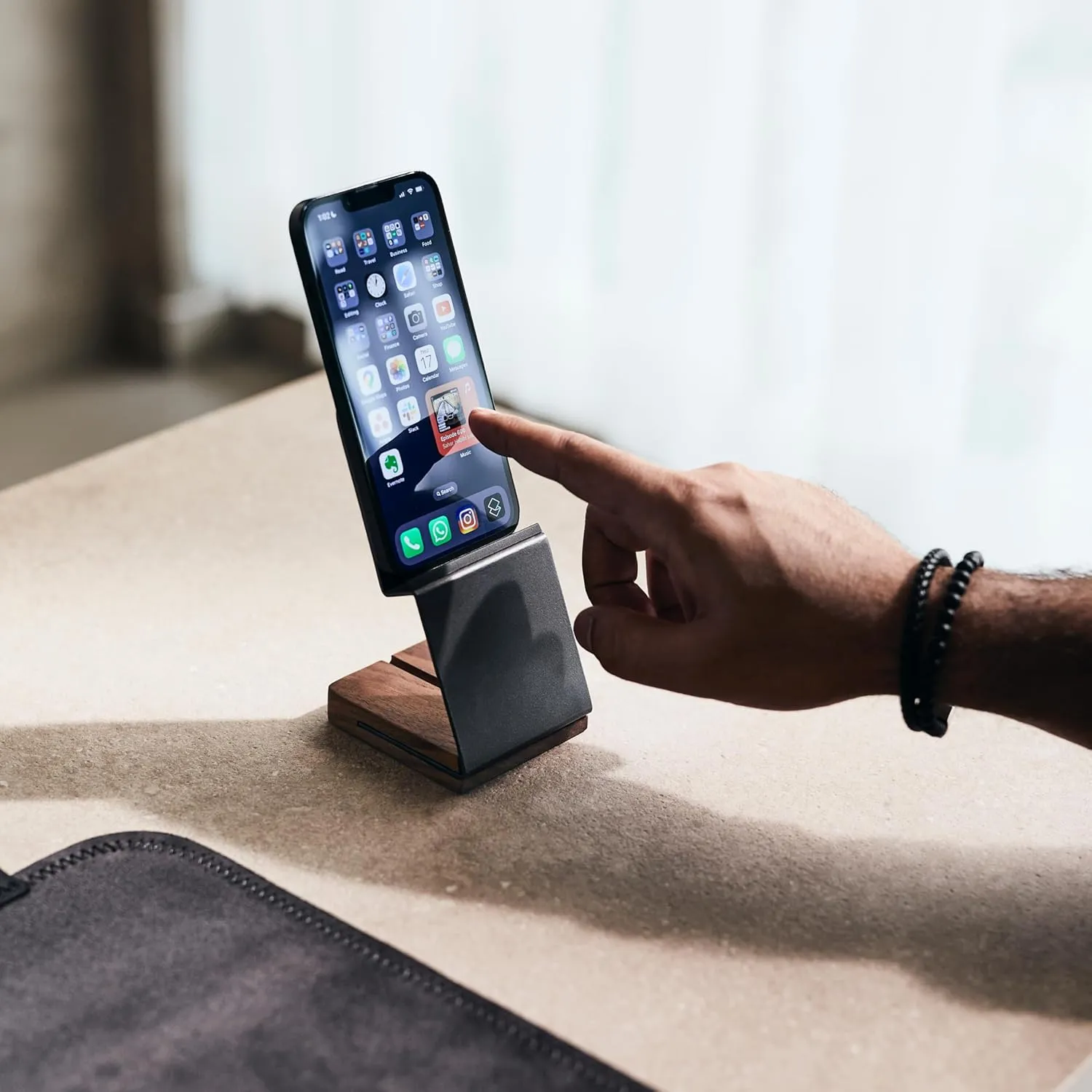 NOOE Hand-on Tablet Stand Mobile Holder, Sturdy Wood and Aluminum Base, for Up to 12 Inch Devices, WALNUT BROWN, NOOE_GFS02NEBKSS