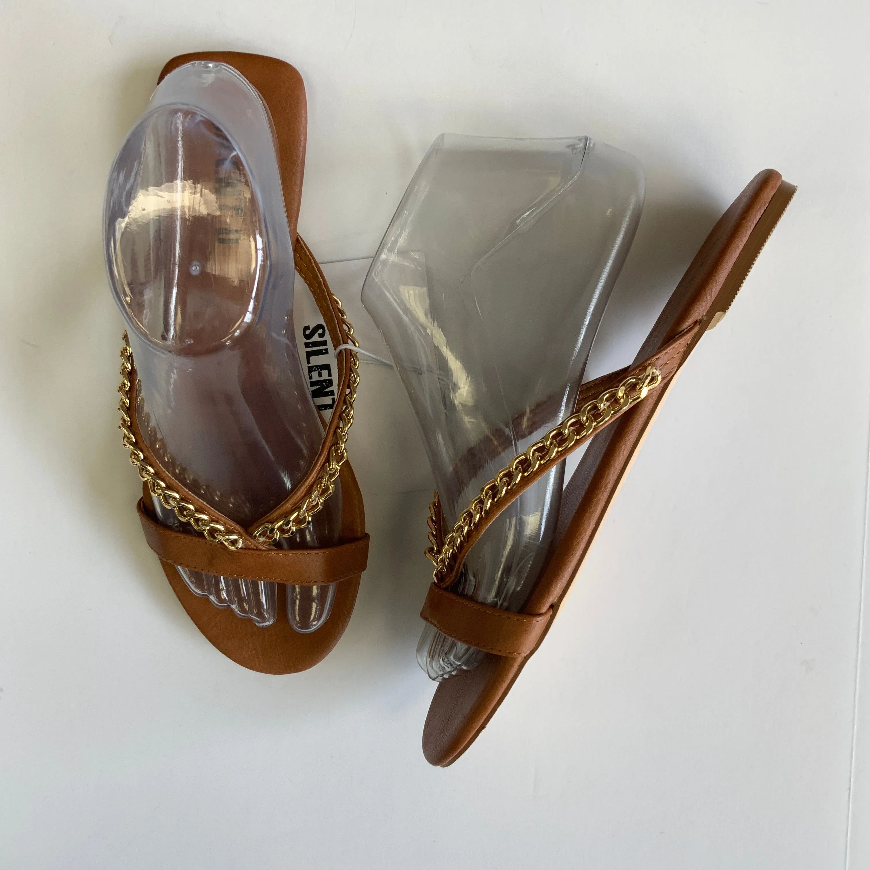 Tan Sandals Flats Clothes Mentor, Size 8.5